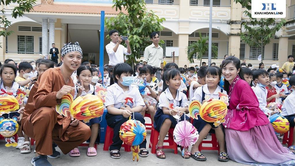 hành trình thiện nguyện “Tủ sách Khải Hoàn”  tại Vĩnh Long