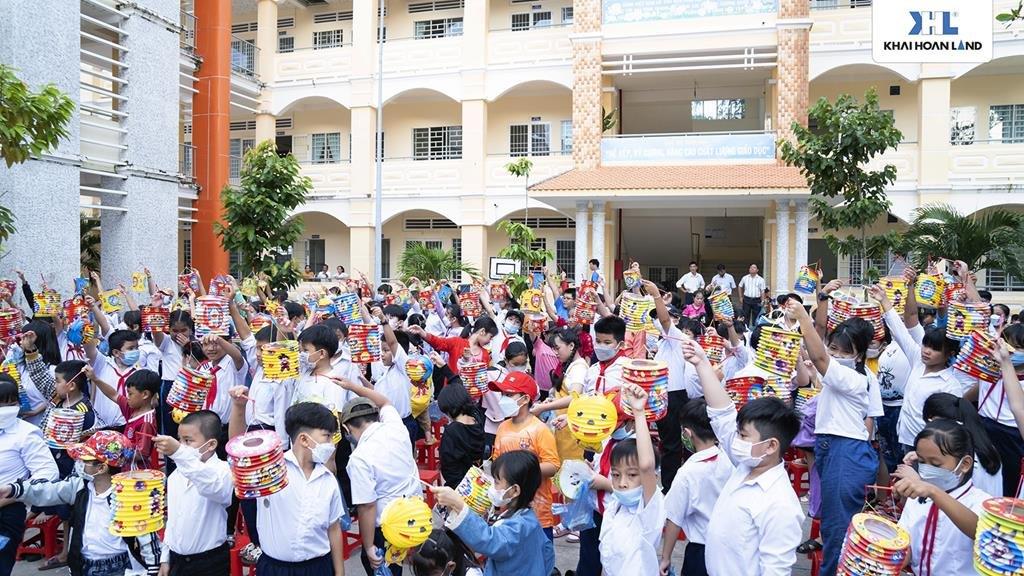 Cùng nhìn lại một số hình ảnh đáng nhớ được Khải Hoàn Land lưu lại trong chuyến đi thiện nguyện ý nghĩa dịp Trung thu 